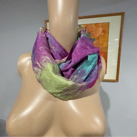 Artisan tie dyed infinity scarf silk handmade in shades of purple, magenta - Picture 11 of 15